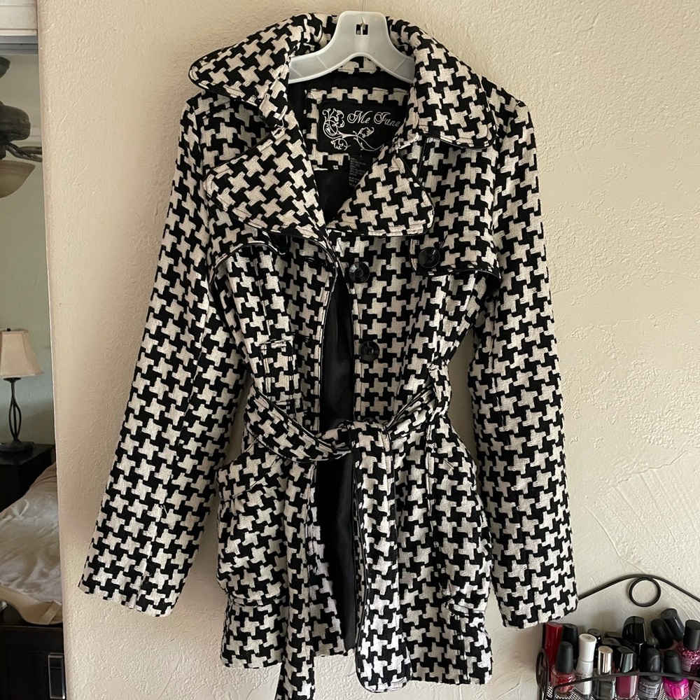 B&W coat 💣